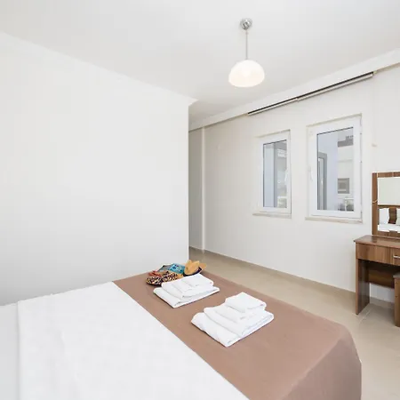 Four Seasons Villa *