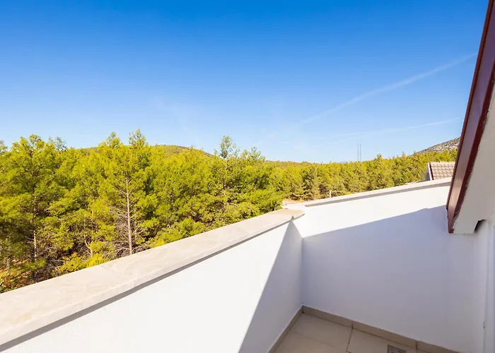 Vilă Four Seasons *